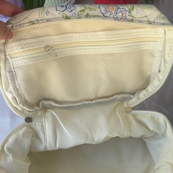 Floral Quilted Cosmetic Bag - Picture 5 of 5